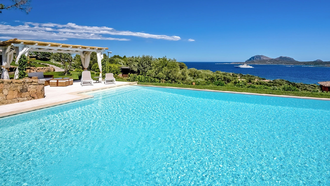 villas-pools-from-immobilsarda