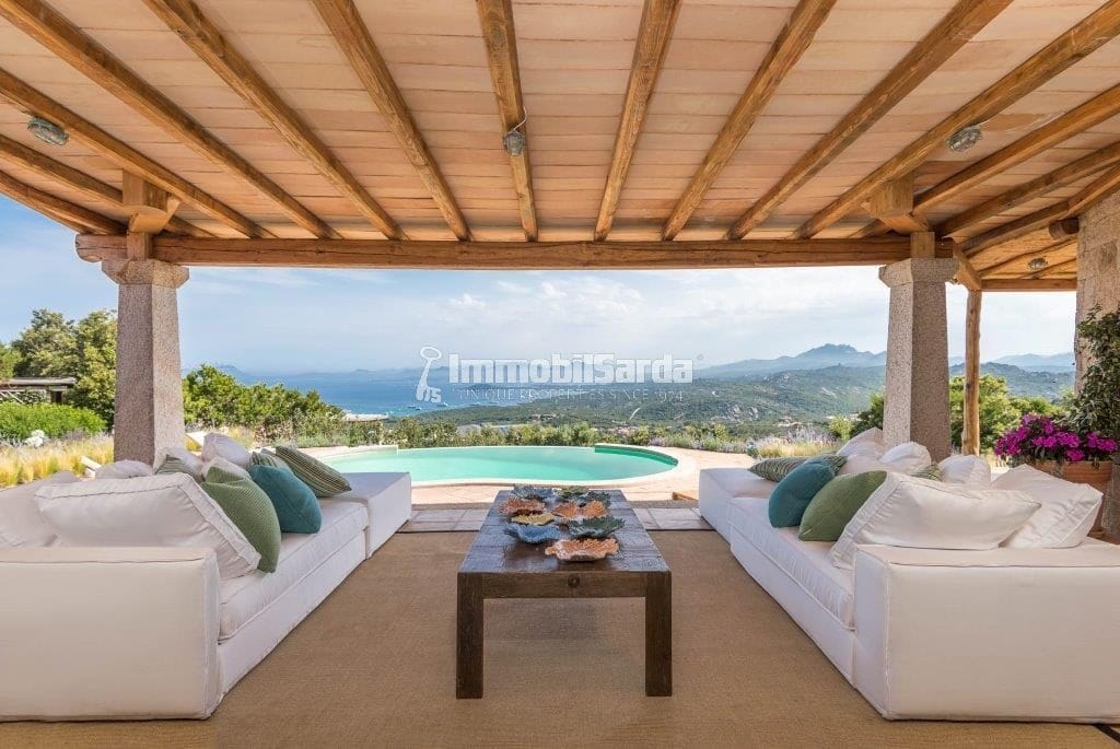 Villa Camelia - (5 bedrooms, 5 minutes by car from the Pevero Golf Club, Price upon request)